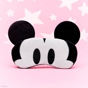 The Crème Shop x Disney
Mickey Mouse 3D Plushie Sleep Mask